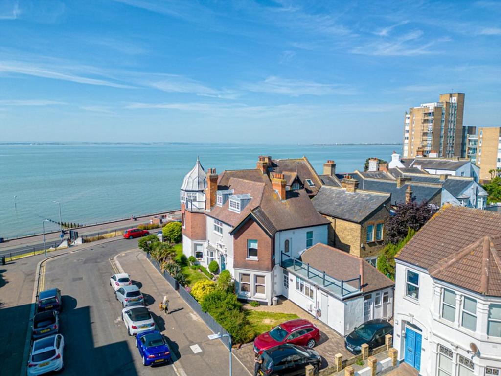 Seaforth Road, Westcliffonsea, SS0 2 bed flat for sale £350,000