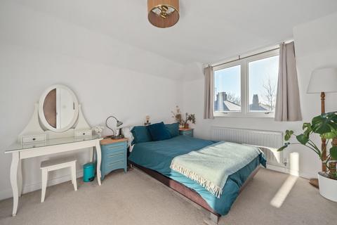 1 bedroom apartment for sale, Kingston Road, Leatherhead, Surrey