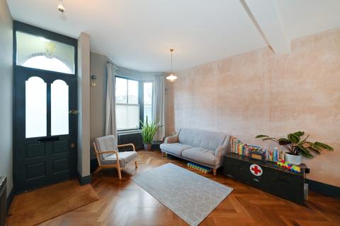 1 Cambrian Road, London, E10 7JE