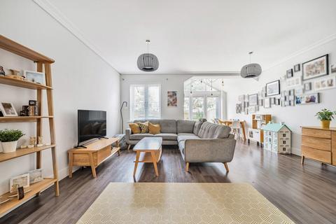 3 Farriers Walk, Horsham, RH12 1DS