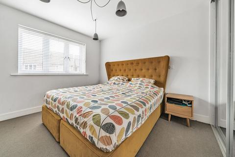 3 Farriers Walk, Horsham, RH12 1DS