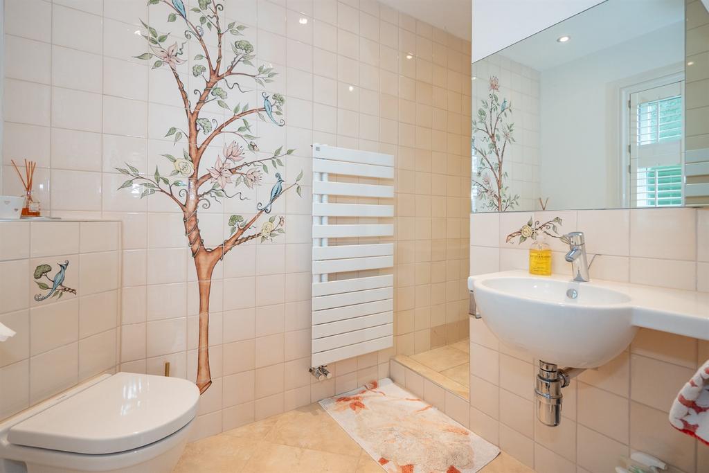 En-Suite Bathroom