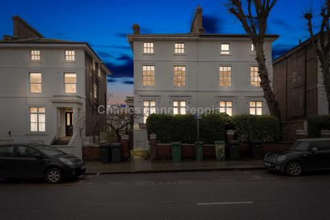 3 bedroom apartment for sale - Adelaide Road, London