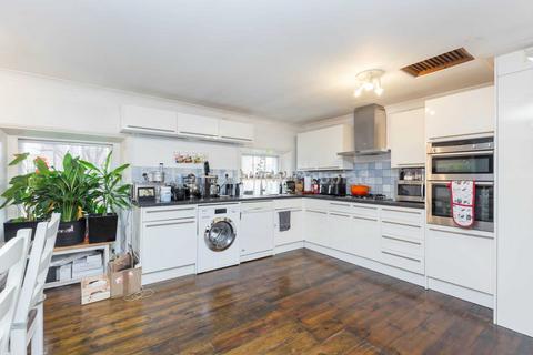 3 bedroom apartment for sale, Adelaide Road, London