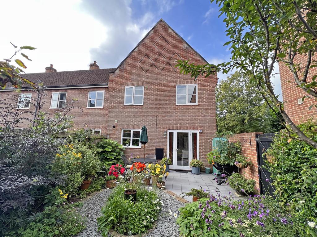 Clements Road, Woodbridge IP12 3 bed semidetached house for sale £