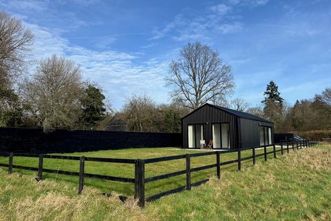 3 bedroom barn conversion to rent, Silver Street Lane, Brokerswood