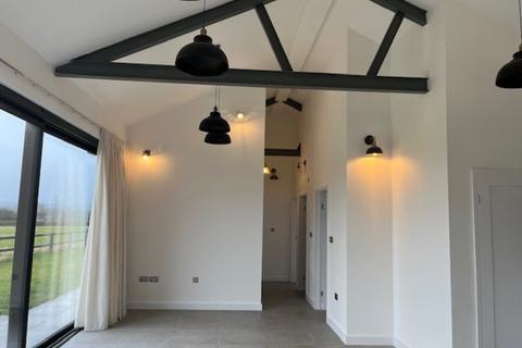 3 bedroom barn conversion to rent, Silver Street Lane, Brokerswood