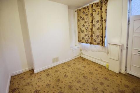 2 bedroom terraced house to rent, Smith Child Street, Tunstall
