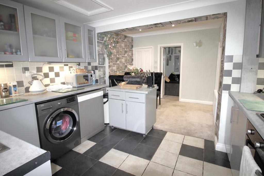 Old Worcester Road, Hartlebury, DY11 2 bed cottage for sale £279,950