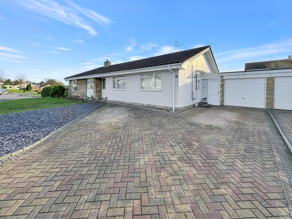 Broxburn Road, Warminster 2 bed semidetached bungalow £275,000