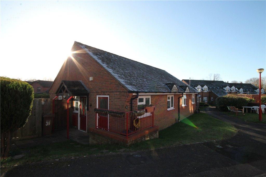 Tadworth, Surrey KT20 1 bed semidetached bungalow for sale £259,950