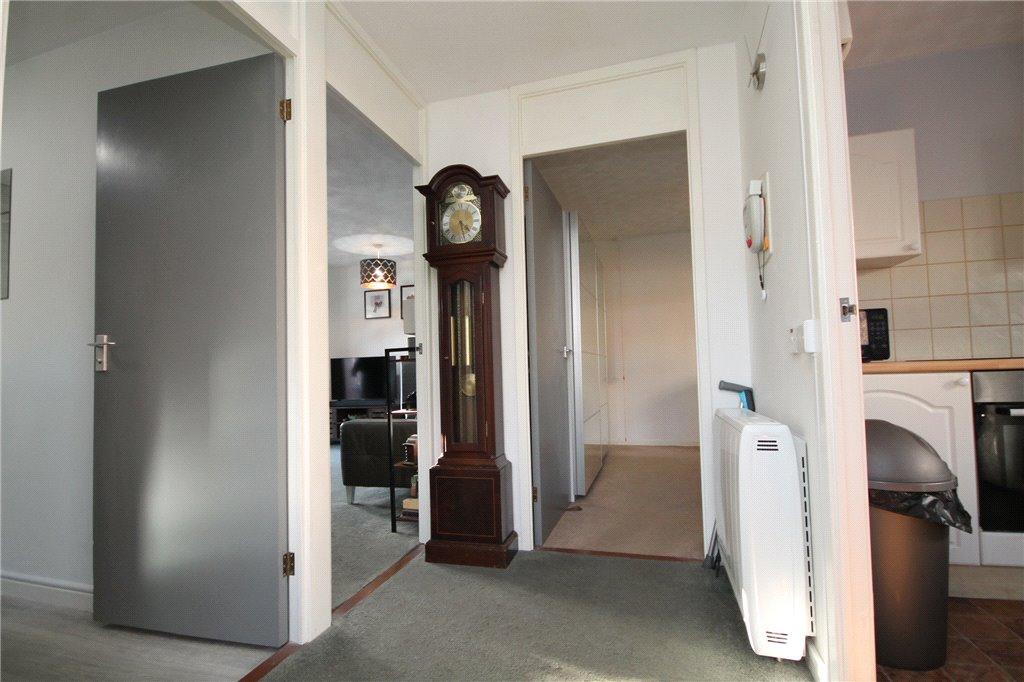 Tadworth, Surrey KT20 1 bed semidetached bungalow for sale £259,950