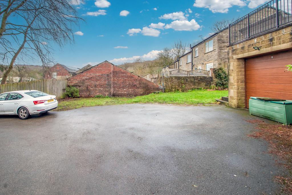 Miry Lane, Thongsbridge, Holmfirth 5 bed detached house for sale £625,000