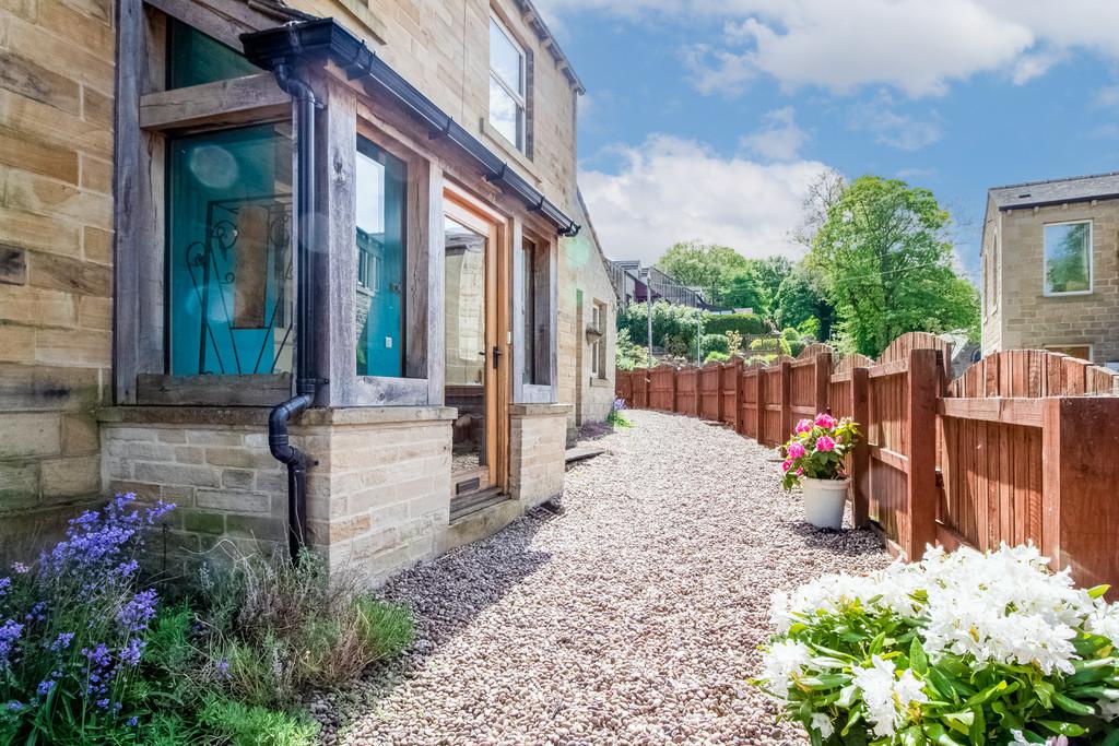Miry Lane, Thongsbridge, Holmfirth 5 bed detached house for sale £599,950