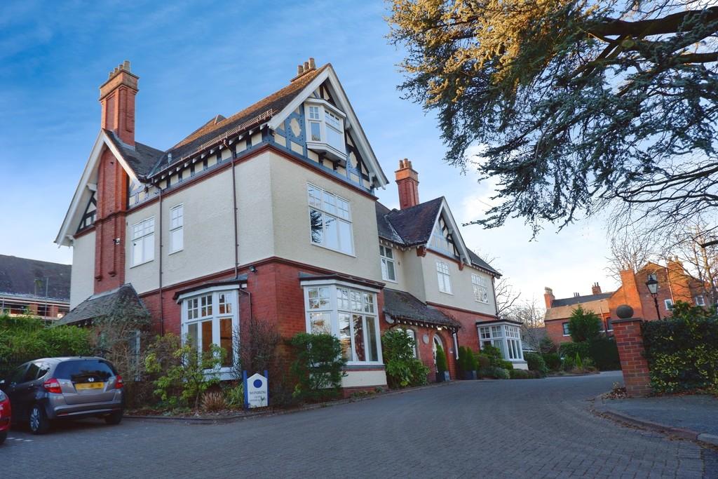 Four Oaks Road Sutton Coldfield B74 2 Bed Apartment 235 000 Four Oaks Road Sutton Coldfield B74 2 Bed Apartment 235 000