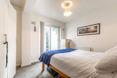 1 bedroom flat for sale, Barons Court Road,, Barons Court, London, W14