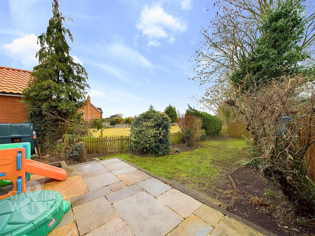 Church Terrace, The Street, Pulham St. Mary 2 bed end of terrace house