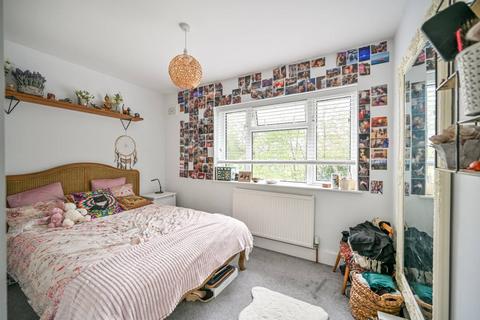 196 Powder Mill Lane, Twickenham, TW2 6EJ