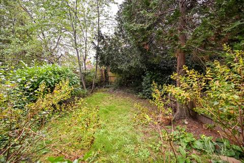 196 Powder Mill Lane, Twickenham, TW2 6EJ