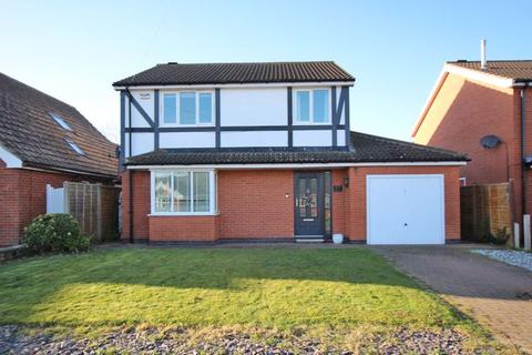 3 bedroom detached house for sale, LINDSEY DRIVE, HOLTON LE CLAY