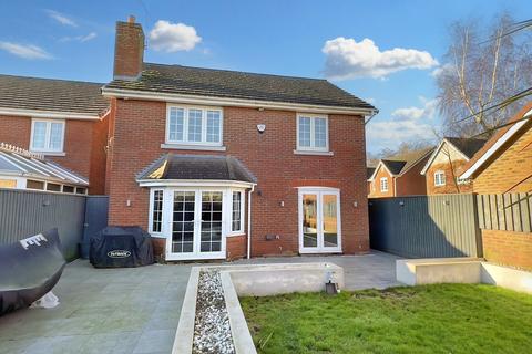4 bedroom detached house for sale, Long Lane, Coalville, LE67
