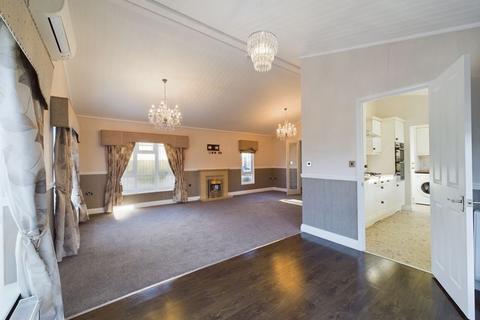 2 bedroom park home for sale, Rushbrooke Lane, Bury St. Edmunds