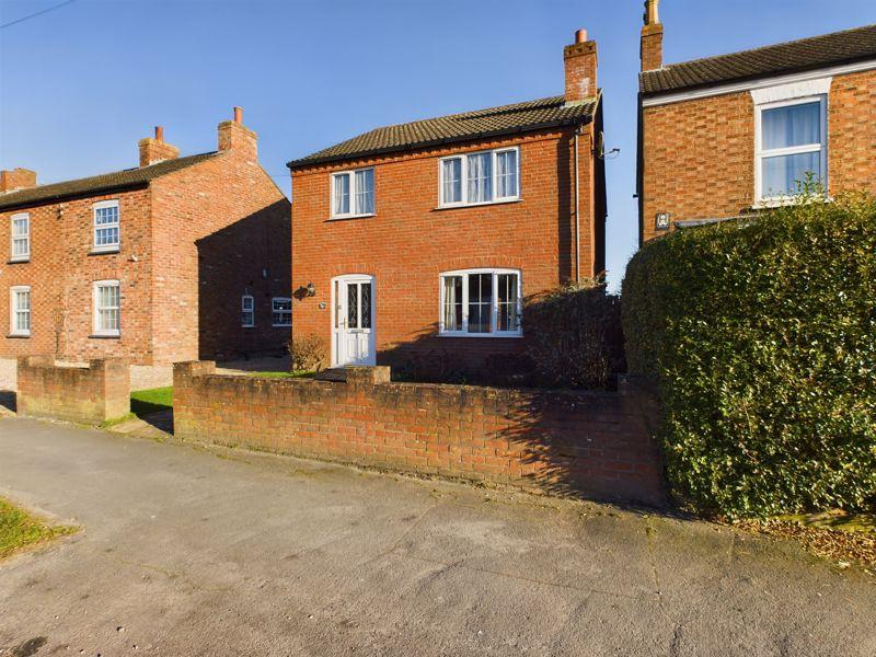 32a Lincoln Road, Horncastle 3 bed detached house for sale £300,000