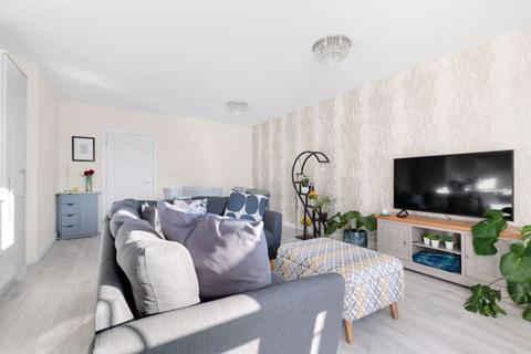 2 bedroom flat for sale, Bell Farm Way, Hersham, Walton-on-Thames