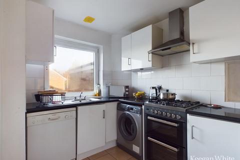 3 bedroom terraced house for sale - Conifer Rise, High Wycombe