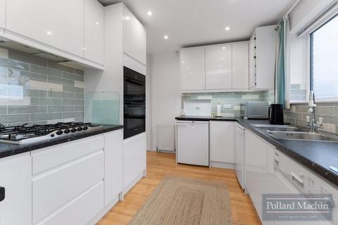 20 Ellenbridge Way, South Croydon, CR2 0EU