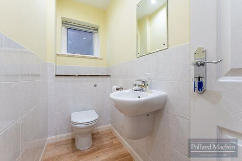 20 Ellenbridge Way, South Croydon, CR2 0EU