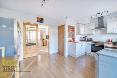 47 Morecambe Close, Hornchurch, RM12 5LT