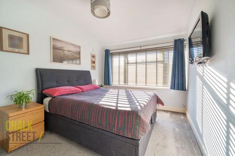 47 Morecambe Close, Hornchurch, RM12 5LT