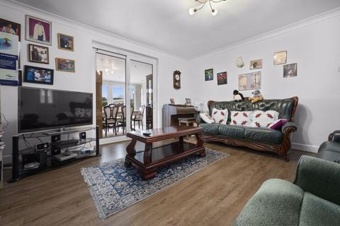 19 Barton Road, Hornchurch, RM12 4AA