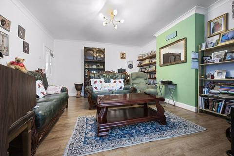 19 Barton Road, Hornchurch, RM12 4AA