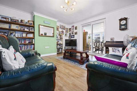 19 Barton Road, Hornchurch, RM12 4AA