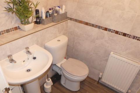 15 Glebe Street, Shaw, Oldham, OL2 7SF