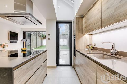 4 Priory Avenue, London, N8 7RN