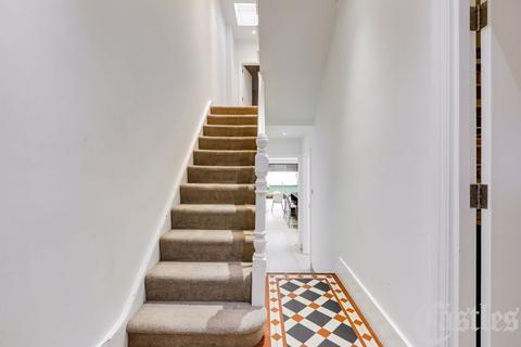 4 Priory Avenue, London, N8 7RN