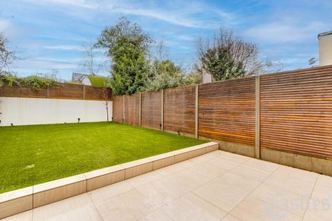 4 Priory Avenue, London, N8 7RN