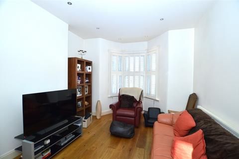 1 bedroom apartment to rent, Graces Road, London, SE5