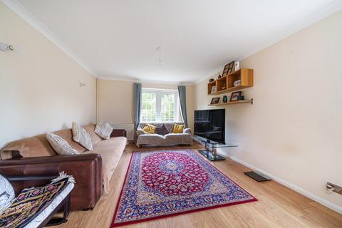 2 bedroom apartment for sale, Little Orchard Close, Pinner, Middlesex