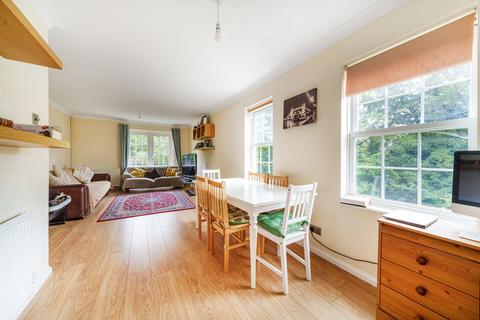 2 bedroom apartment for sale, Little Orchard Close, Pinner, Middlesex