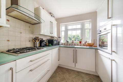 2 bedroom apartment for sale, Little Orchard Close, Pinner, Middlesex