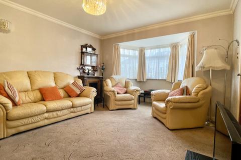 12 Meadow Way, Dartford, DA2 6AB