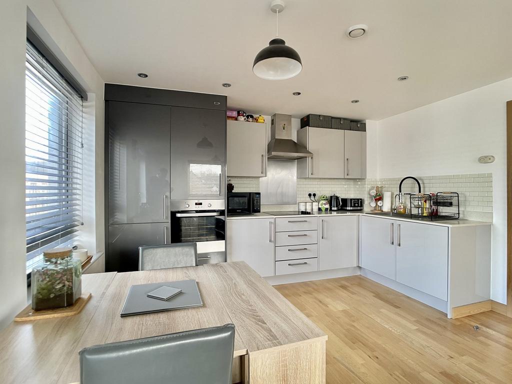 Creek Mill Way, Waterford Place... 2 bed flat for sale £280,000