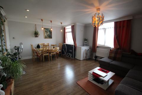 2 bedroom flat for sale, B Valebrook Appt