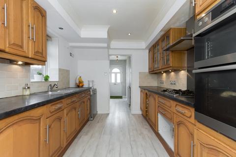 131 Longmead Drive, Sidcup, DA14 4NY