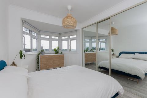 131 Longmead Drive, Sidcup, DA14 4NY