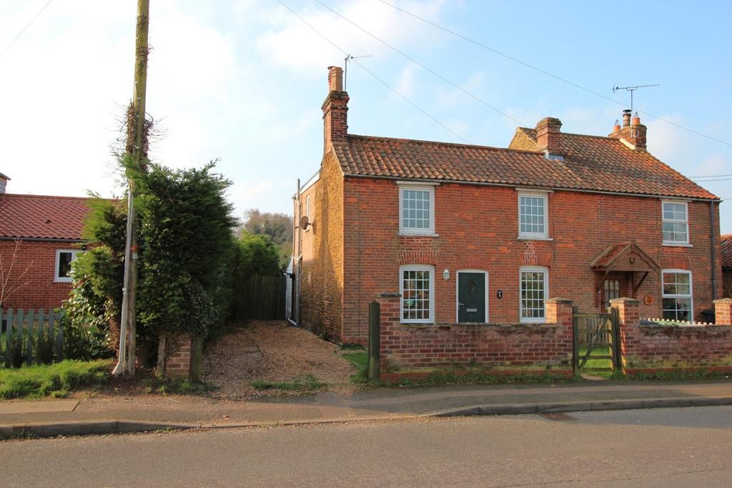 Dersingham, PE31 3 bed semidetached house for sale £300,000